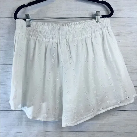 NWT Hollister Ultra High Rise Eyelet Soft Shorts Side Pockets Fully Lined 💗 - Picture 7 of 7